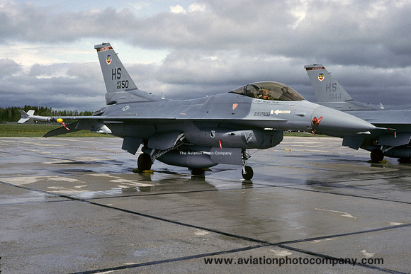 USAF 31 FW 307 FS General Dynamics F-16C Fighting Falcon 89-2150/HS (1992)