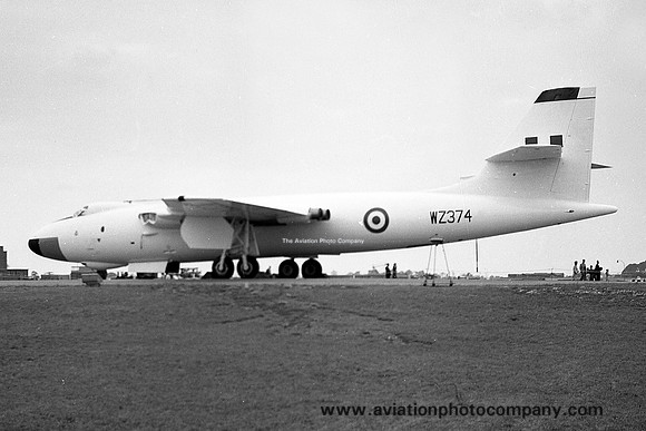 RAF 232 OCU Vickers Valiant B(K).1 WZ374 (1959)
