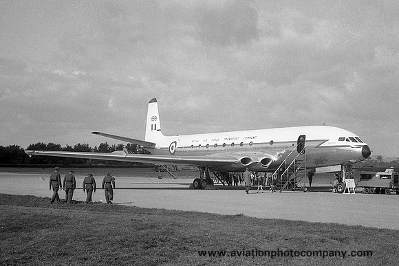 RAF 216 Squadron De Havilland Comet C.2 XK669 at RAF Colerne (1965)