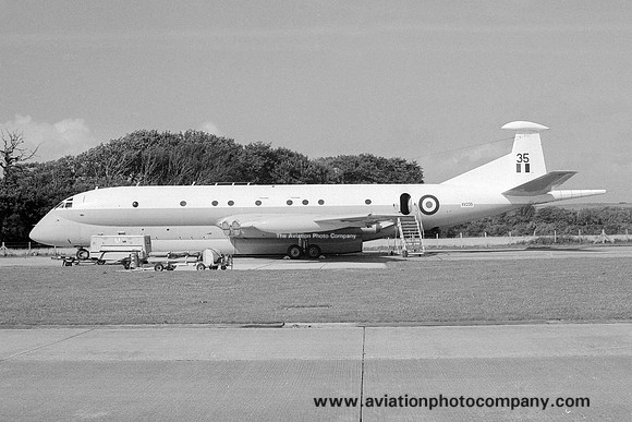 RAF 42 Squadron Hawker Siddeley Nimrod MR.1 XV235 (1973)
