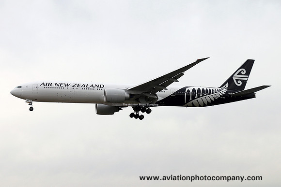 Air New Zealand Boeing 777-300ER ZK-OKS (2015)