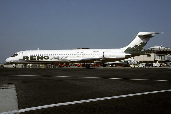 Reno Air McDonnell Douglas MD-87 N755RA (1998)