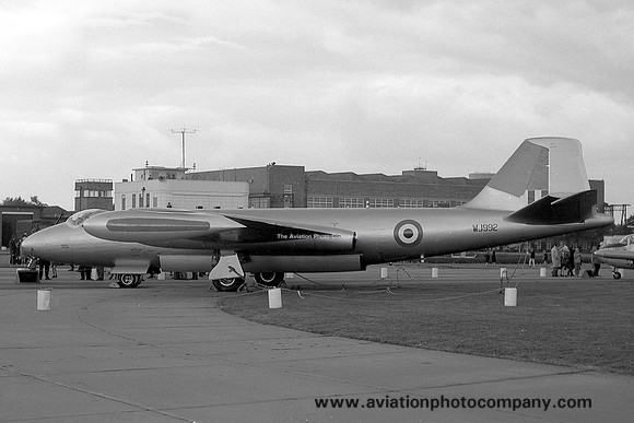 Royal Radar Establishment English Electric Canberra B.2 WJ992 (1965)