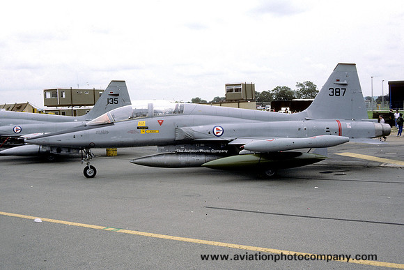 Norwegian Air Force 336 Skv Northrop F-5B Freedom Fighter 387 at IAT Fairford (1987)