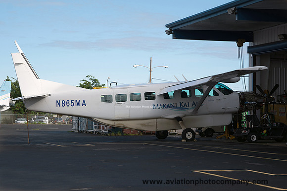 Makani Kai Air Cessna 208B N865MA at Honolulu IAP (2015)