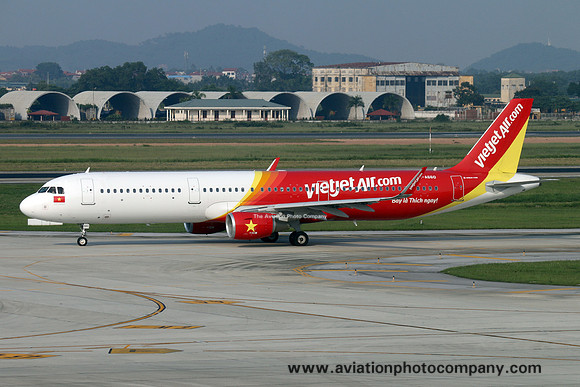 Vietjet Air Airbus A321-200 VN-A660 (2015)