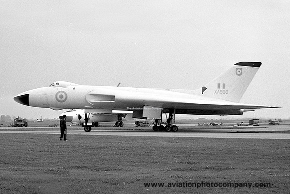 RAF 230 OCU Avro Vulcan B.1 XA900 (1962)