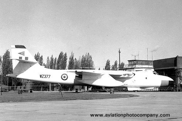 RAF 90 Squadron Vickers Valiant B(K).1 WZ377 at RAF Stradishall (1959)