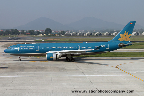 Vietnam Airlines Airbus A330-200 VN-A372 (2015)