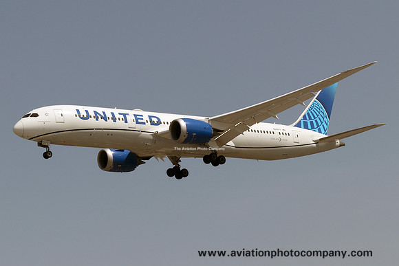 United Airlines Boeing 787-9 N29977 (2022)