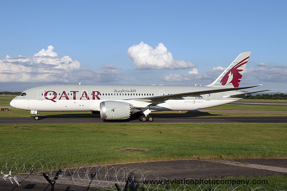 Qatar Airways Boeing 787-8 A7-BCW at Manchester IAP (2016)
