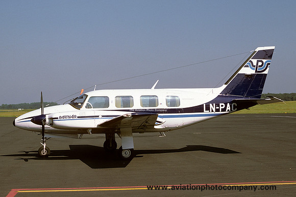 Partnair Piper PA-31-325 Navajo LN-PAC (1978)