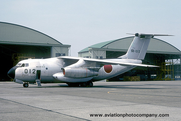 JASDF 402 Hikotai Kawasaki C-1 58-1012 (1976)