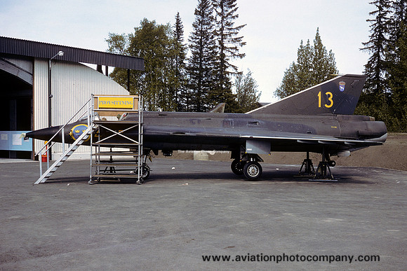 Swedish Air Force SAAB J-35B Draken 35218 (1975)