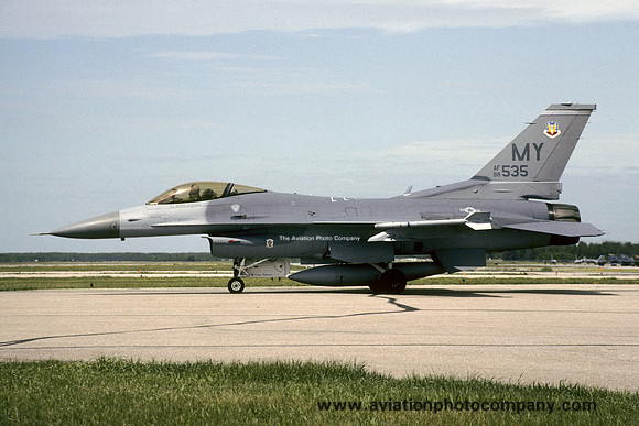 USAF 347 FW 69 FS General Dynamics F-16C Fighting Falcon 88-0535/MY (1992)