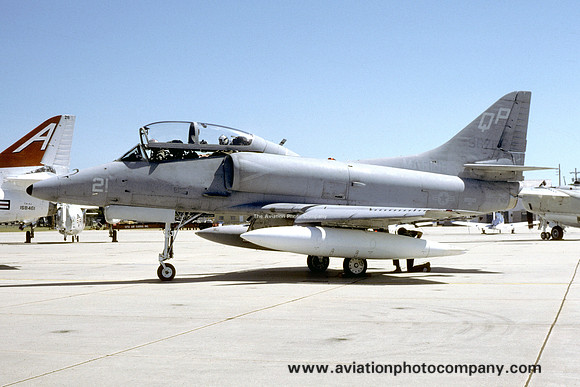 US Marines VMA-124 Douglas TA-4J Skyhawk 153671/QP-21 (1985)