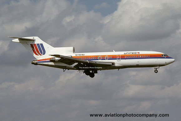 United Airlines Boeing 727-22C N7404U (1979)