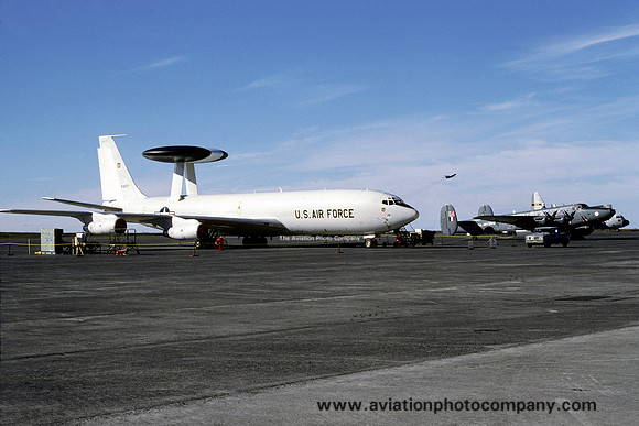 USAF 552 ACW Boeing E-3A Sentry 76-1607 and RAF Avro Shackleton at Keflavik (1979)