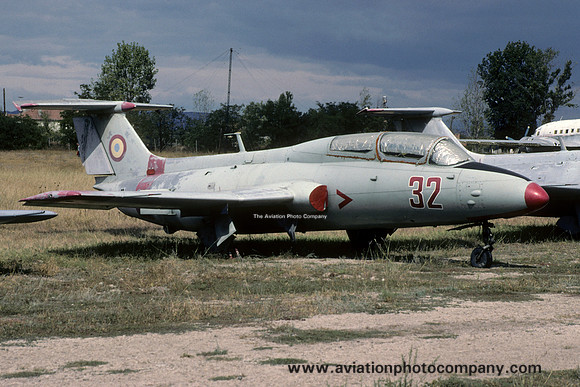Romanian Air Force Aero L-29 32 stored at Boboc (2003)
