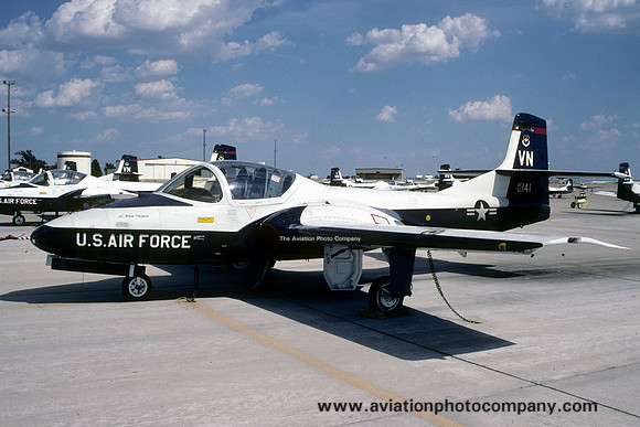 USAF 71 FTW 8 FTS Cessna T-37B Tweet 60-0141/VN (2000)