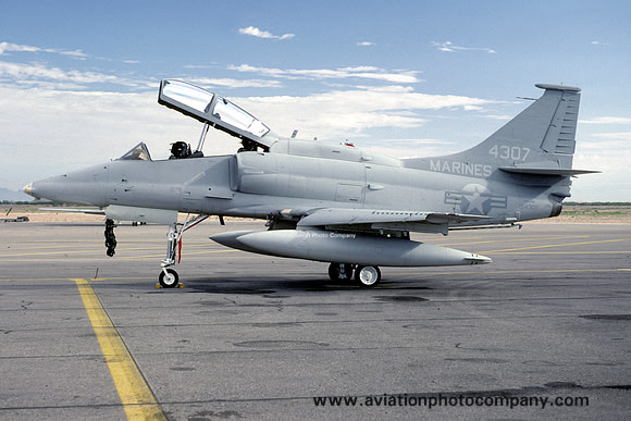 US Marines Douglas OA-4M Skyhawk 154307 (1980)