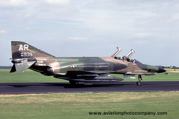 USAF 10 TRW McDonnell RF-4C Phantom 65-0939/AR (1979)