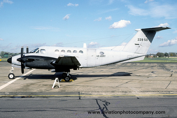 US Army 207th Aviation Company Beech C-12A Huron 77-22950 (1985)