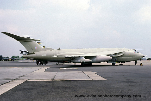 RAF Handley Page Victor K.2 XH669 (1988)