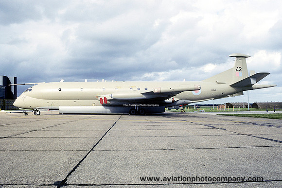 A&AEE Hawker Siddeley Nimrod MR.2P Xv242 (1988)