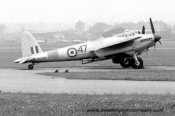 RAF 3 CAACU De Havilland DH.98 Mosquito TT.35 RS709 (1960)