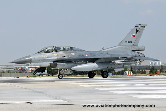 Turkish AF 162 Filo GD F-16D 89-0042 at Konya during Anatolian Eagle (2014)