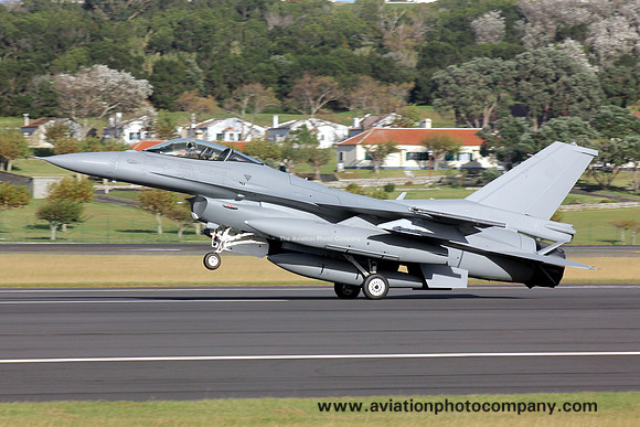 Omani Air Force GD F-16C 831 on delivery through Lajes (2014)