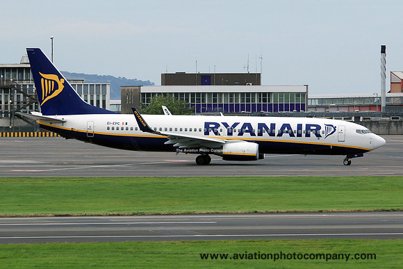 Ryanair Boeing 737-800 EI-EPC at Prestwick (2013)