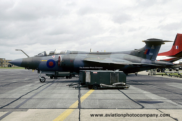 A&AEE Blackburn Buccaneer S.2 XT283 (1988)