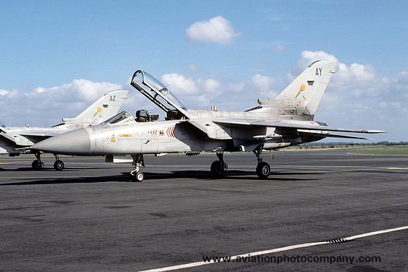 RAF 229 OCU 65 Squadron Panavia Tornado F.3 ZE252/AY (1988)