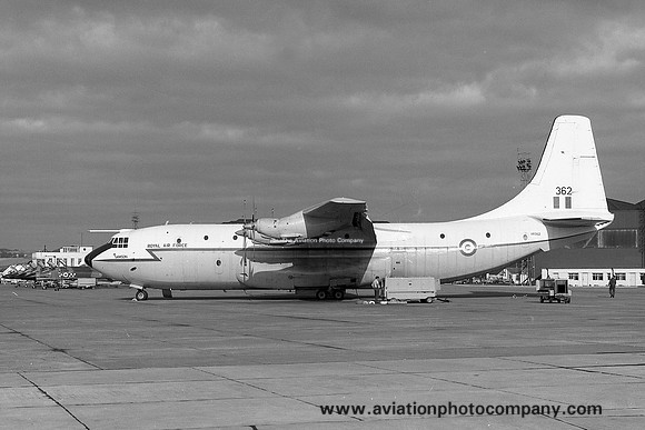 RAF 53 Squadron Short Belfast C.1 XR362 at RAF Leuchars (1971)