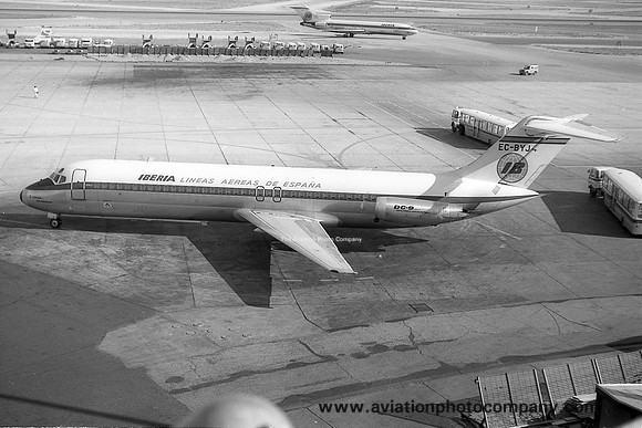 Iberia Douglas DC-9-32 EC-BYJ (1974)