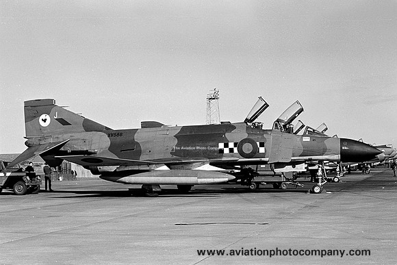 RAF 43 Squadron McDonnell F-4K Phantom FG.1 XV586/J (1980)