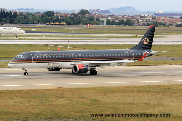Royal Jordanian Embraer ERJ-195 JY-EMA at Istanbul IAP (2014)