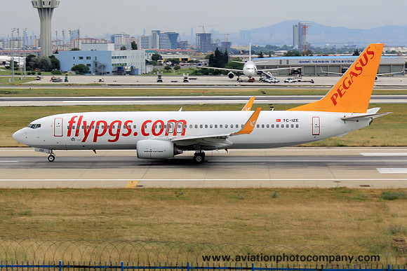 Pegasus Boeing 737-800 TC-IZE at Istanbul IAP (2014)