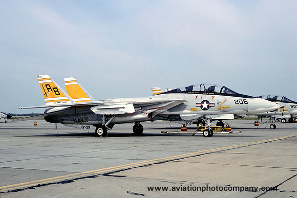 US Navy VF-32 Grumman F-14A Tomcat 159018/AB-206 (1975)
