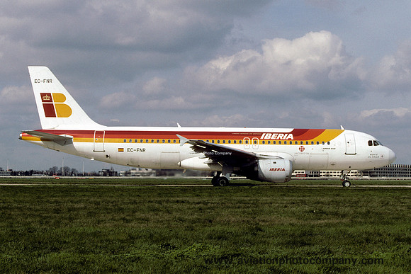 Iberia Airbus A320-200 EC-FNR (1999)