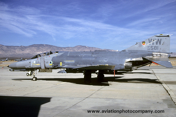 USAF McDonnell QF-4G Phantom 69-7581 at Mojave (2000)