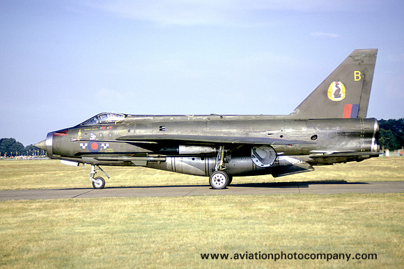 RAF 19 Squadron English Electric Lightning F.2A XN781/B (1975)