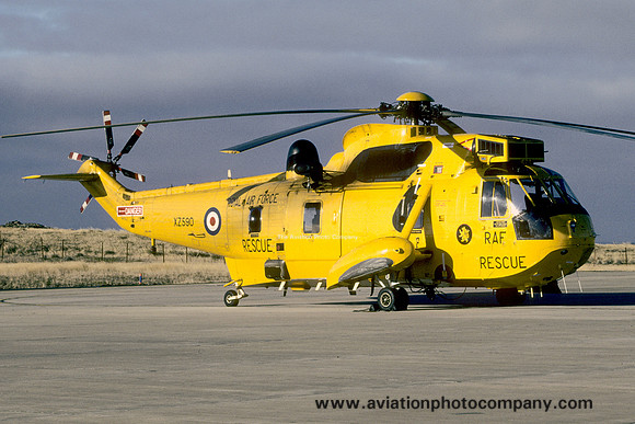 RAF 78 Squadron Westland Sea King HAR.3 XZ590 at RAF Mount Pleasant (2001)