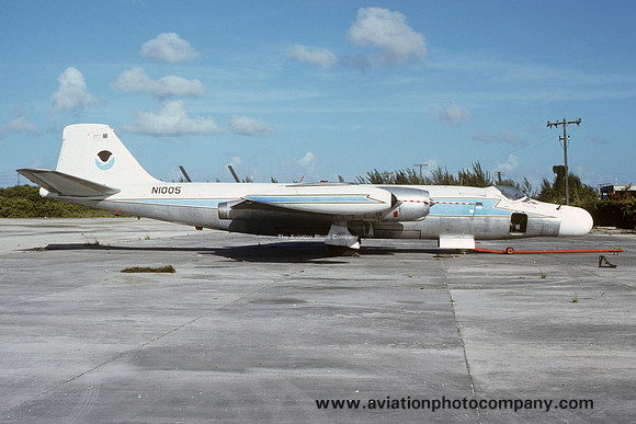 GT Baker School Miami Martin WB-57D Canberra N1005 (1975)