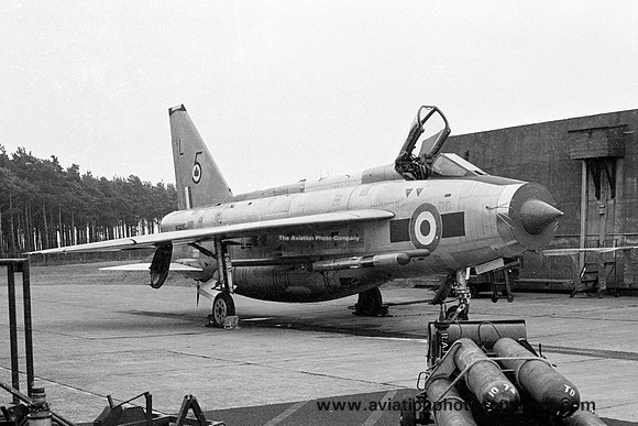 RAF 5 Squadron English Electric Lightning F.6 XS925/L (1976)