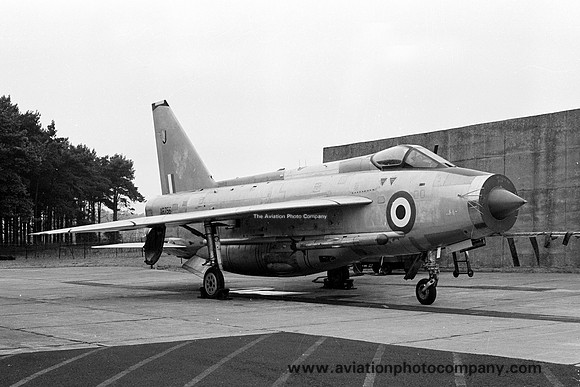 RAF 11 Squadron English Electric Lightning F.6 XR756/J (1976)