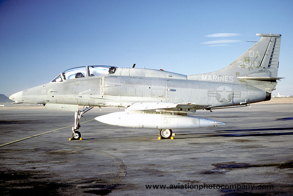 US Marines H&MS-32 Douglas OA-4M Skyhawk 153510/DA-10 (1981)
