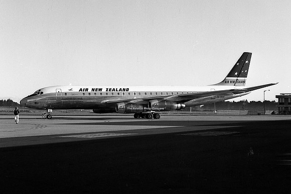 Air New Zeal;and Douglas DC-8-52 ZK-NZE (1970)